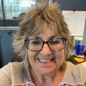 Meet your Posher, Alma